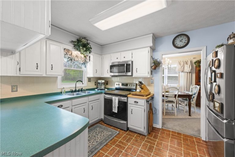 1200 Crackel Road, Aurora, OH - Photo 8