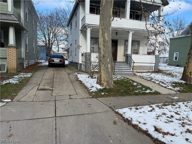 16219 Huntmere Avenue, Cleveland, OH - Photo 5