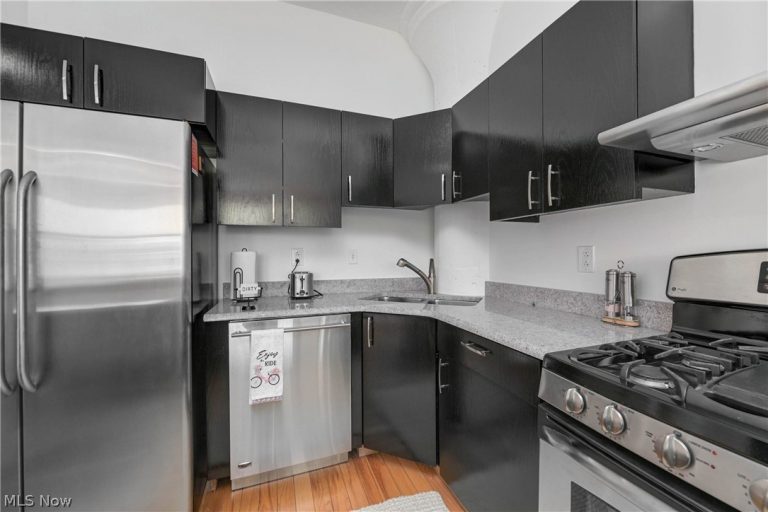 2077 4th Street #4E, Cleveland, OH - Photo 8