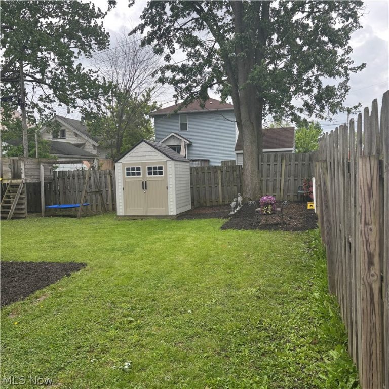 716 Foster Avenue, Elyria, OH - Photo 6