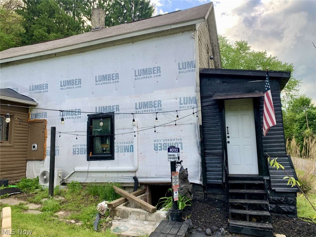 486 Deersville Avenue, Uhrichsville, OH
