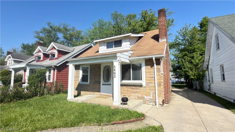 5462 Grasmere Avenue, Maple Heights, OH - Photo 2