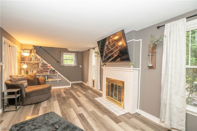160 Everhard Road, North Canton, OH - Photo 3