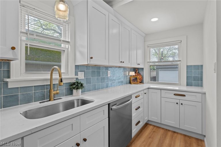 174 208th Street, Euclid, OH - Photo 8