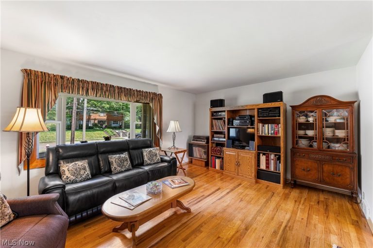 218 Bonnett Street, North Canton, OH - Photo 6