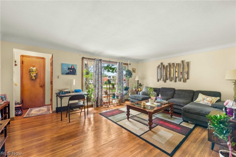 449 Dover Center Road, Bay Village, OH - Photo 5