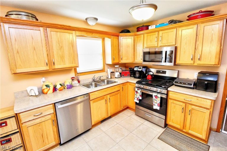 1177 Mulberry Run, Mineral Ridge, OH - Photo 8