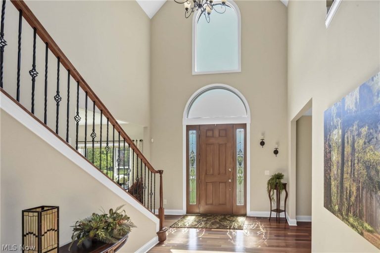 9000 Crooked Creek Lane, Broadview Heights, OH - Photo 8
