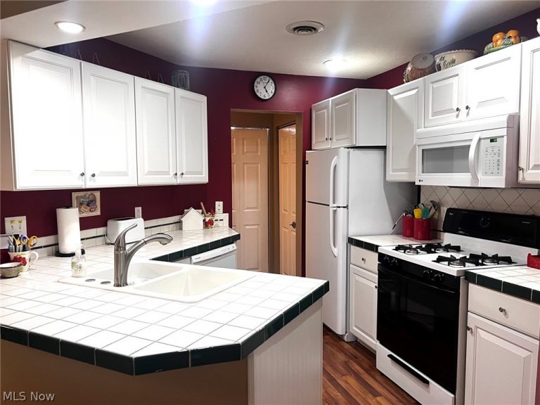 205 Aspen Court #3, Warren, OH - Photo 2