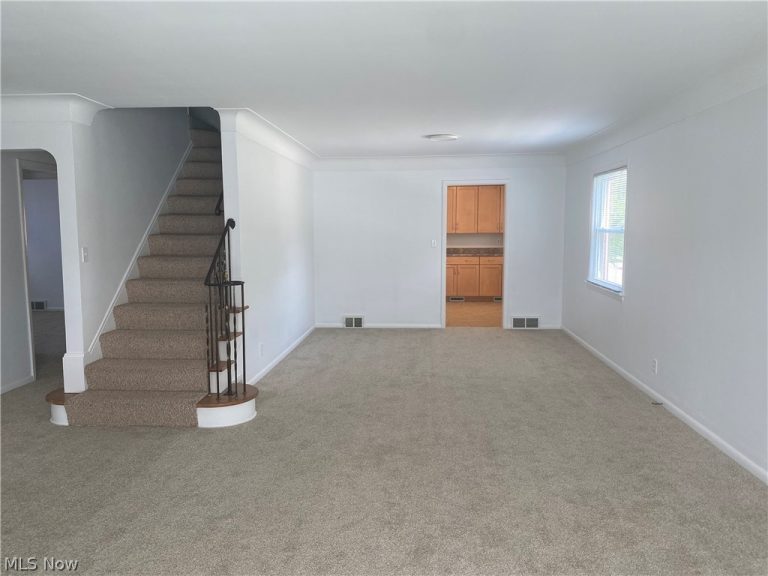 24217 Woodway Road, Beachwood, OH - Photo 4