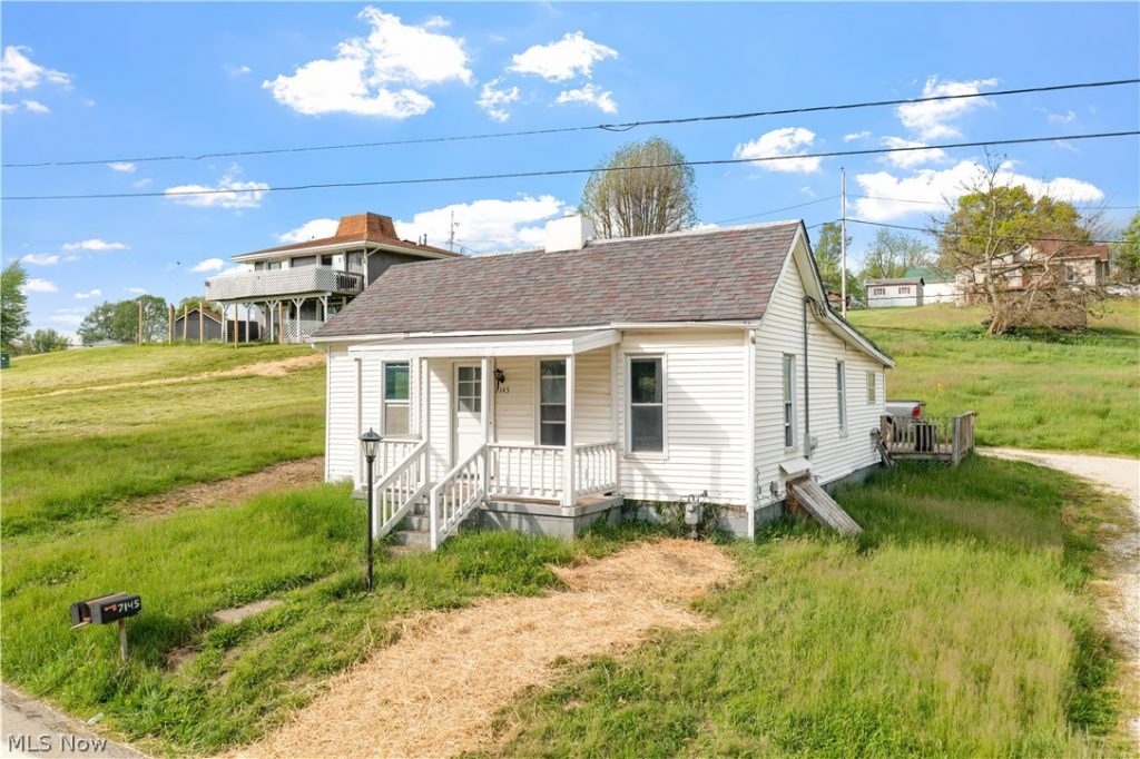 7145 Bloomfield Road, Cambridge, OH