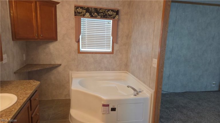 4830 Snowdrift Lane, Zanesville, OH - Photo 5