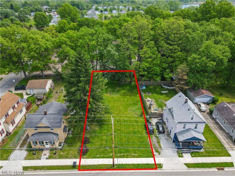515 Van Buren Avenue, Barberton, OH, 44203