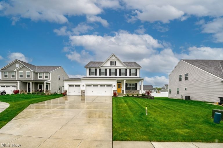 2199 Orchard Circle, Ravenna, OH - Photo 2