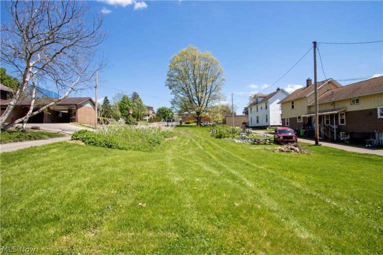 Beall Avenue, Wooster, OH, 44691