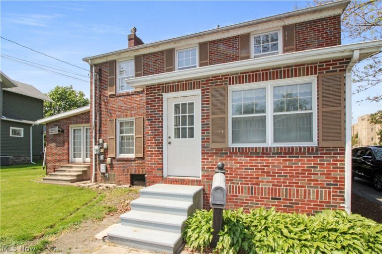 325 Jefferson Street, Port Clinton, OH - Photo 2