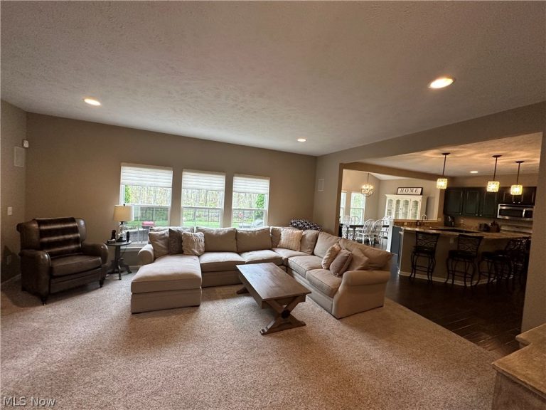 10363 Redbud Drive, Aurora, OH - Photo 2