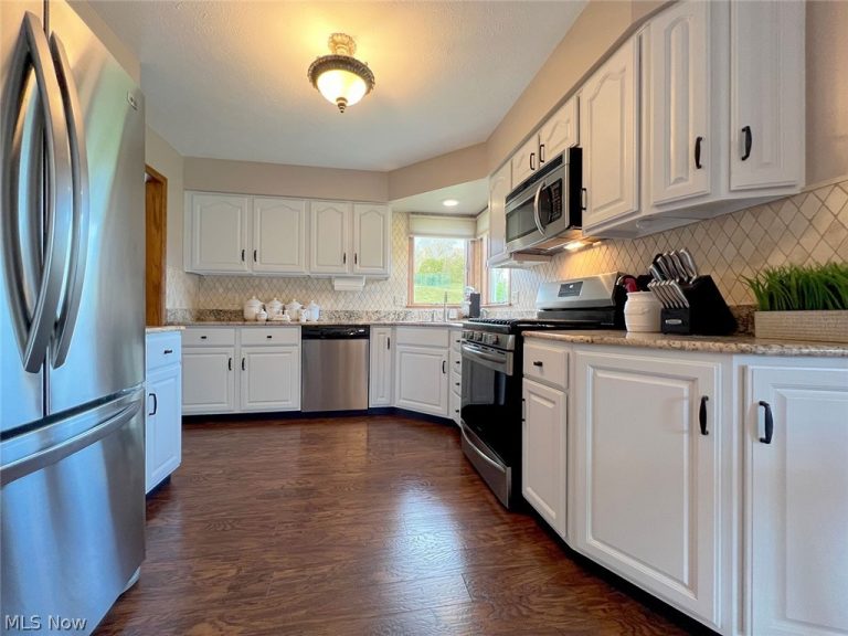 1171 Vermilion Road, Vermilion, OH - Photo 6