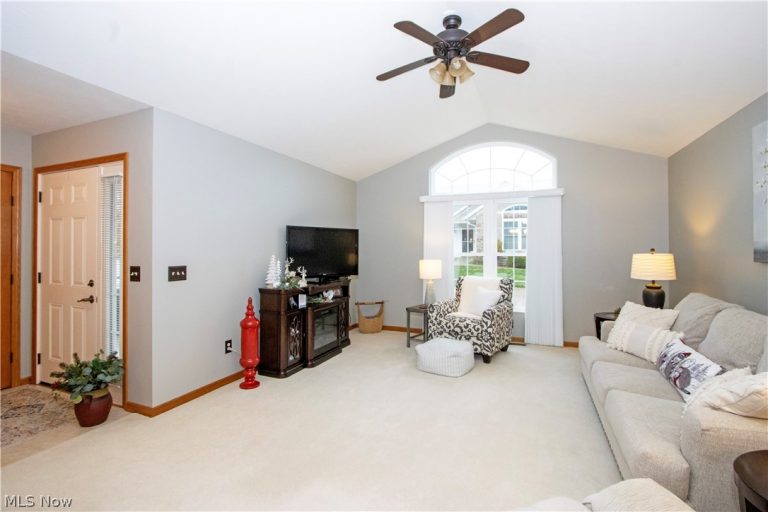 344 Woodbury Circle, Dalton, OH - Photo 5