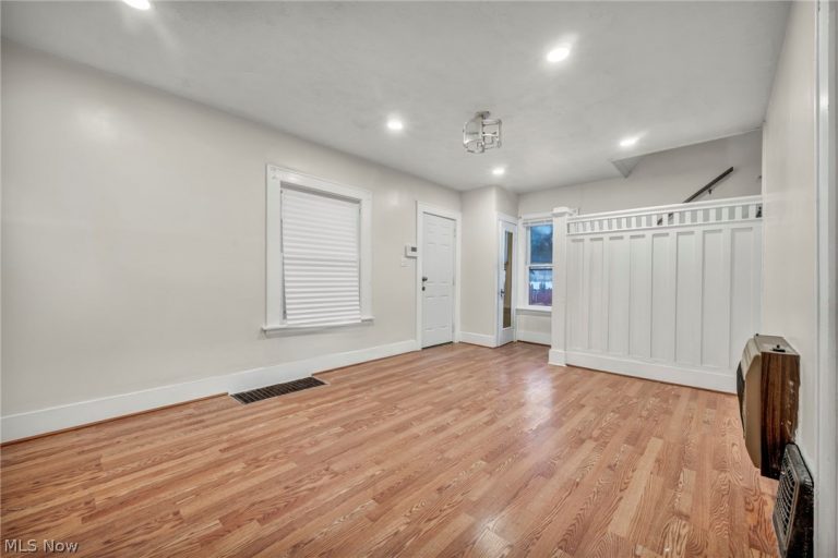 960 Whittier Avenue, Akron, OH - Photo 4
