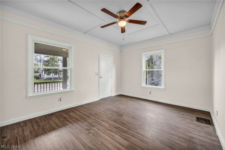 1023 Washington Avenue, Lorain, OH - Photo 8