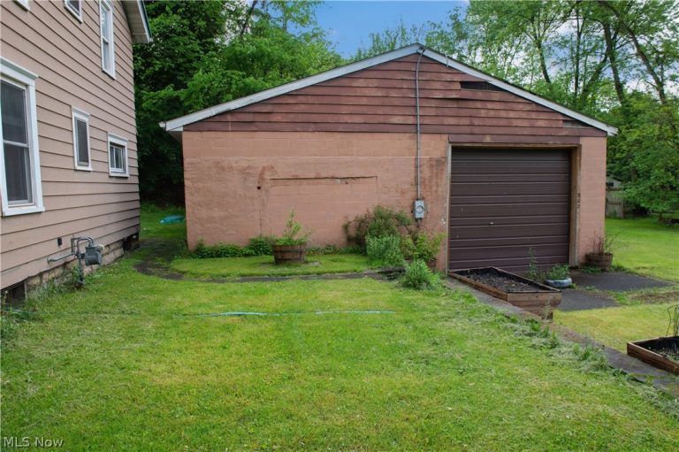 804 Hollywood Avenue, East Liverpool, OH - Photo 3