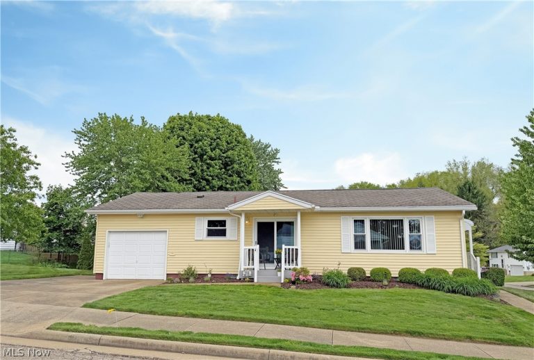 502 Wise Avenue, North Canton, OH - Photo 2