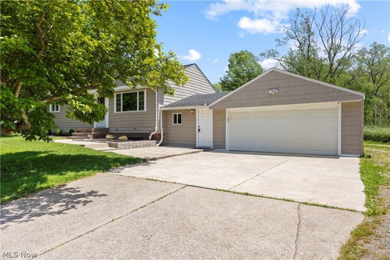 15665 Bennett Road, North Royalton, OH - Photo 3