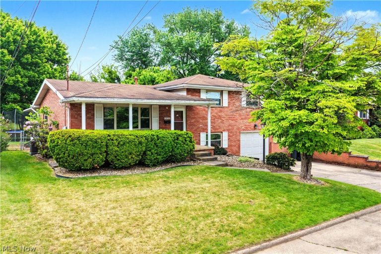 2802 16th Avenue, Vienna, WV, 26105