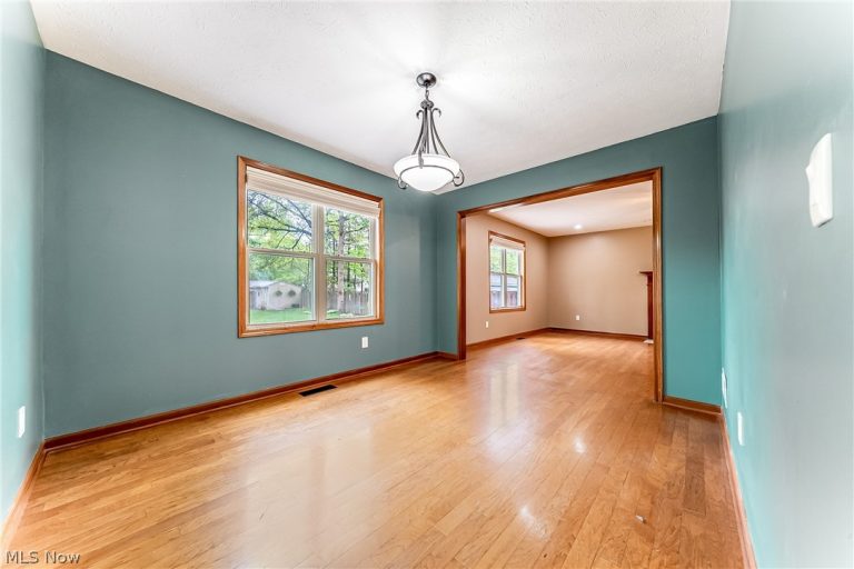 22461 Macbeth Avenue, Fairview Park, OH - Photo 6