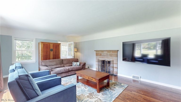 28449 Pike Drive, Orange, OH - Photo 2