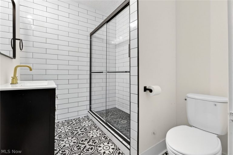 3326 EAST OVERLOOK Road, Cleveland Heights, OH - Photo 3