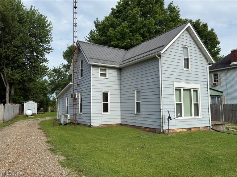61148 Oakwood Road, Byesville, OH - Photo 2