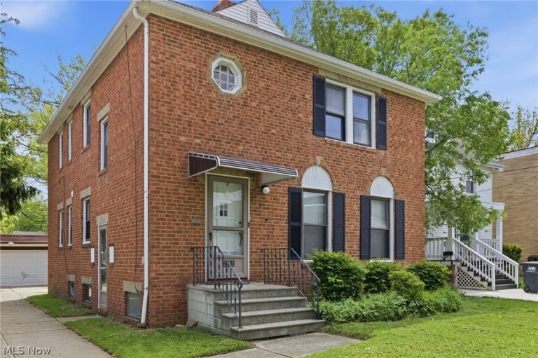 2261 Warren Road, Lakewood, OH - Photo 2