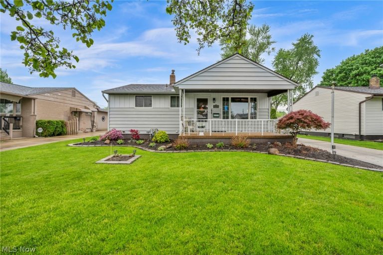 15425 Richard Drive, Brook Park, OH - Photo 2