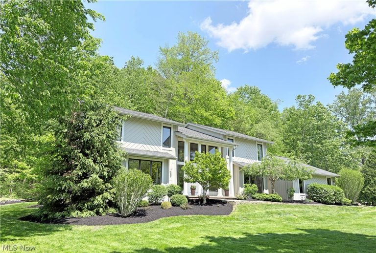 2239 Edgeview Drive, Hudson, OH - Photo 3