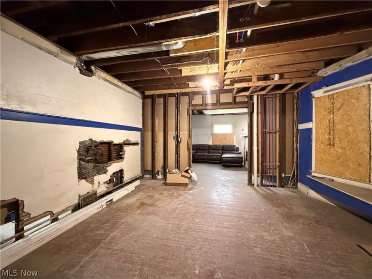 10704 Pasadena Avenue, Cleveland, OH - Photo 8