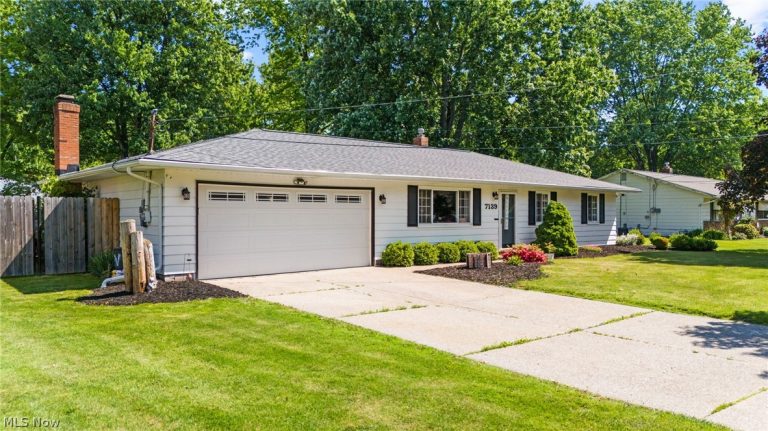7139 Andover Drive, Mentor, OH - Photo 3