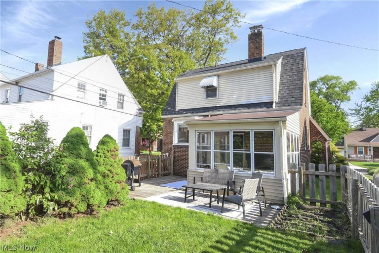 15027 Rosemary Avenue, Cleveland, OH - Photo 6