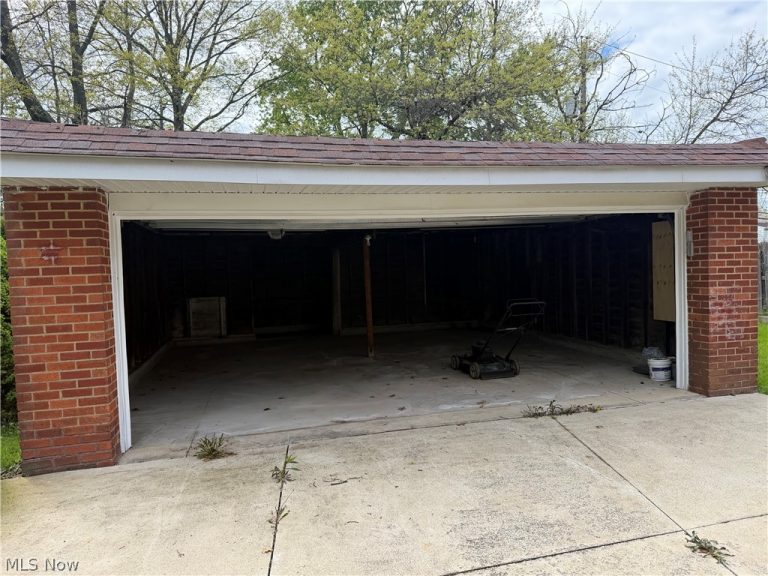 2304 Glendon Road, University Heights, OH - Photo 5