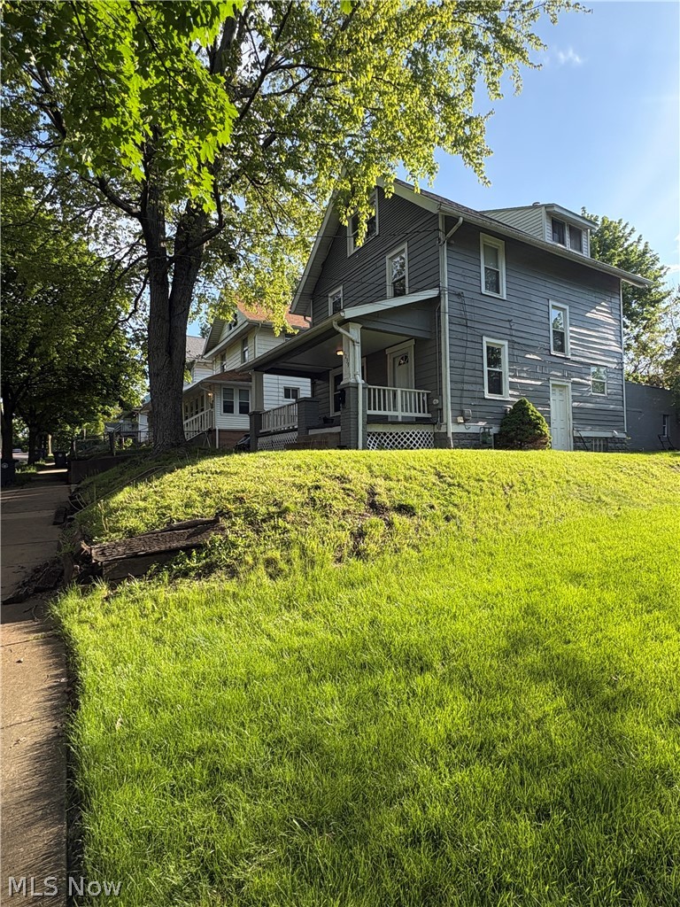 1239 Pondview Avenue, Akron, OH - Photo 2