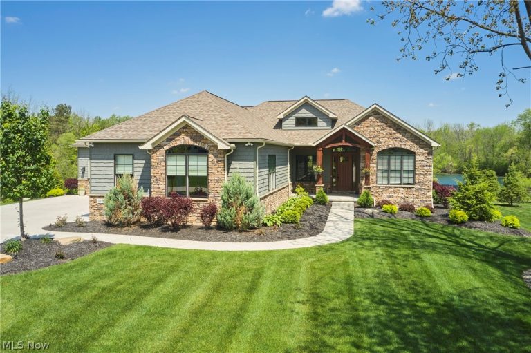 2141 Hayden Drive, Hinckley, OH, 44233