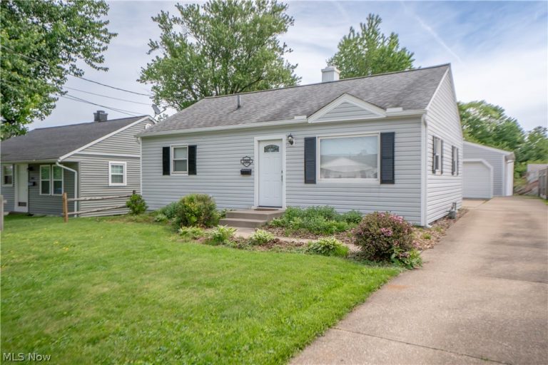1060 Orchard Avenue, North Canton, OH, 44720