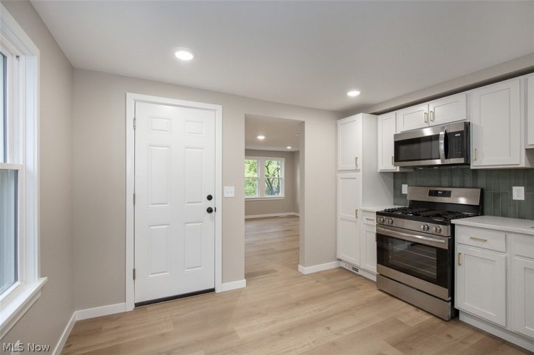 1605 Winchester Avenue, Lakewood, OH - Photo 3