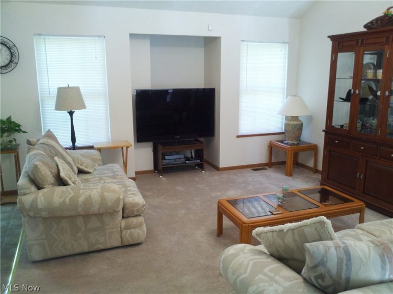 1231 Honodle Avenue, Akron, OH - Photo 2