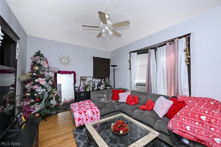 4132 Robert Avenue, Cleveland, OH - Photo 2