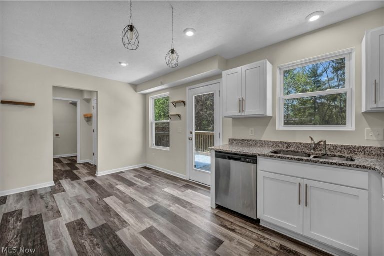 189 Alexander Drive, Elyria, OH - Photo 8