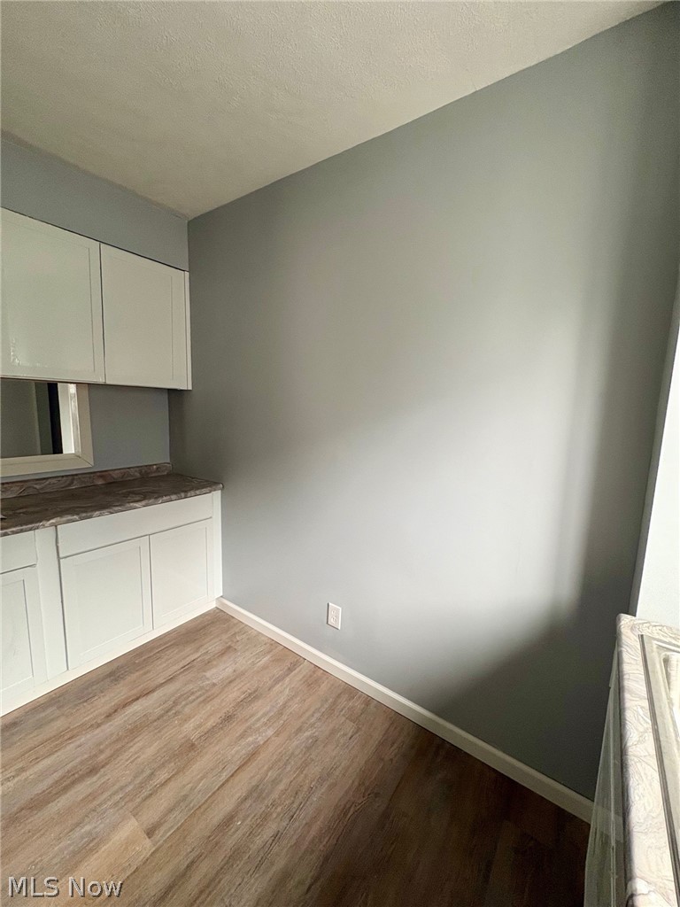 152 Garvin Avenue, Elyria, OH - Photo 8
