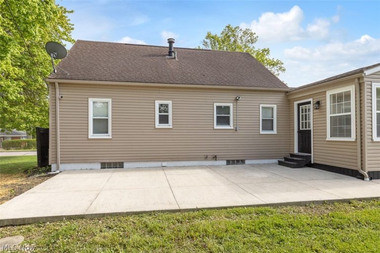 67 Pierce Avenue, Cuyahoga Falls, OH - Photo 8
