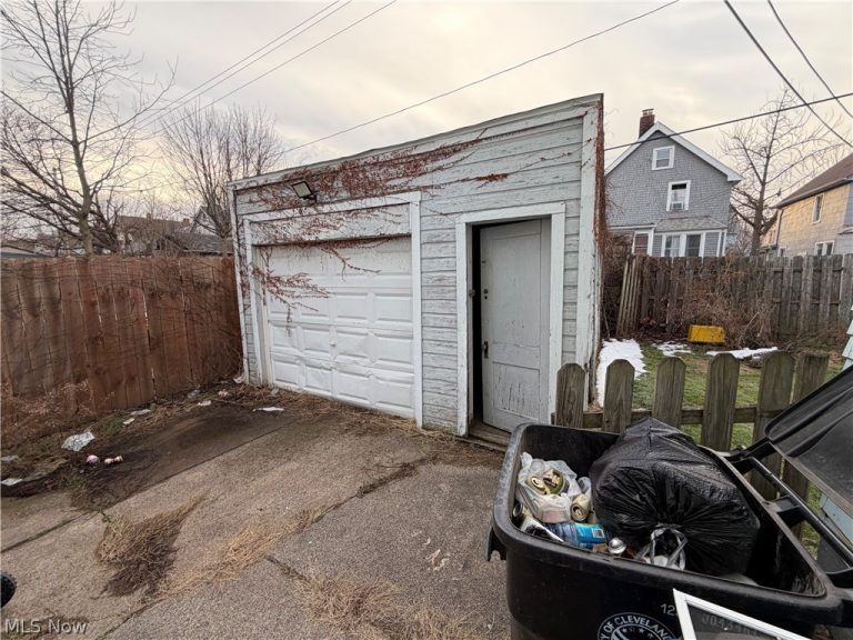3308 90th Street, Cleveland, OH - Photo 4